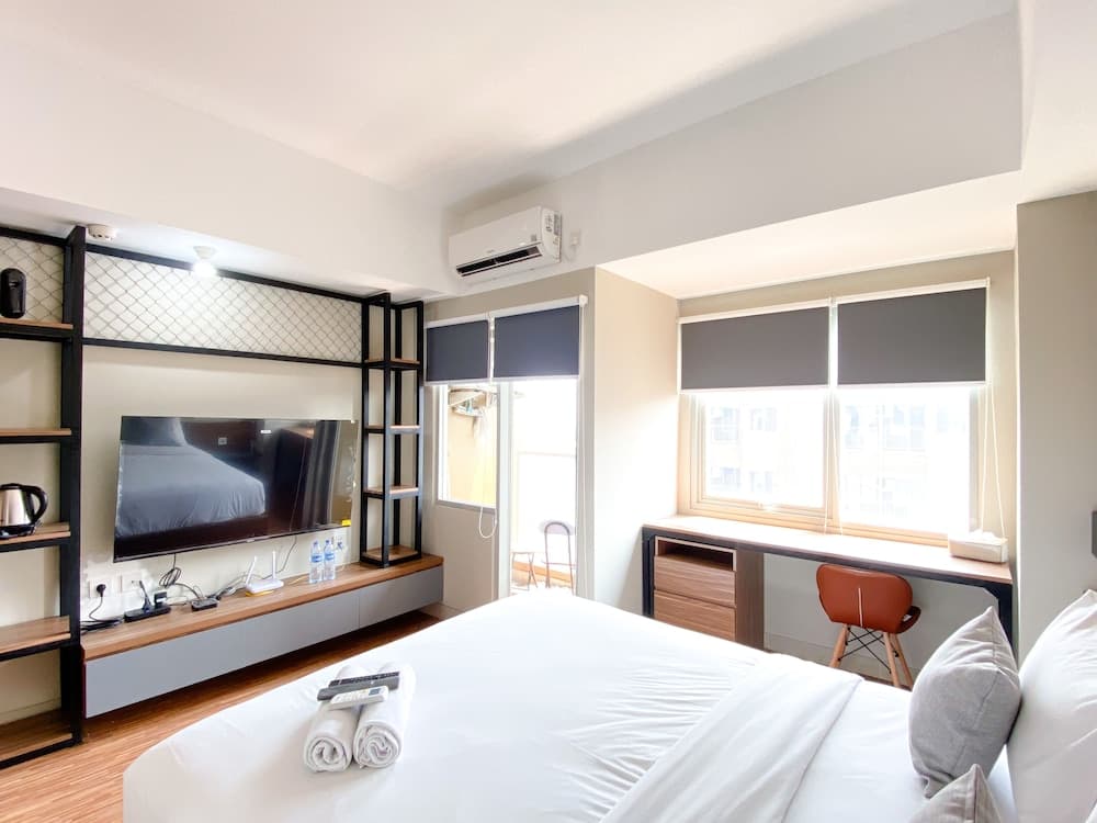 Homey And Simply Look Studio Gateway Park Lrt City Bekasi Apartment