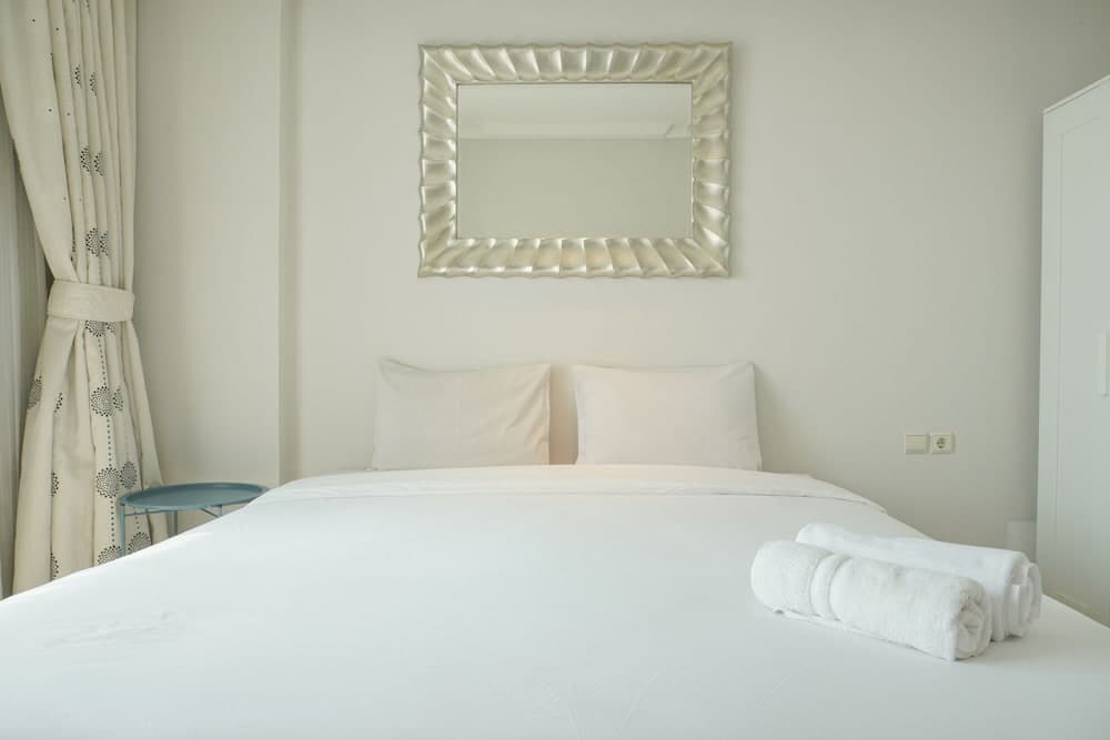 Homey And Comfort Stay 2Br Bellezza Apartment