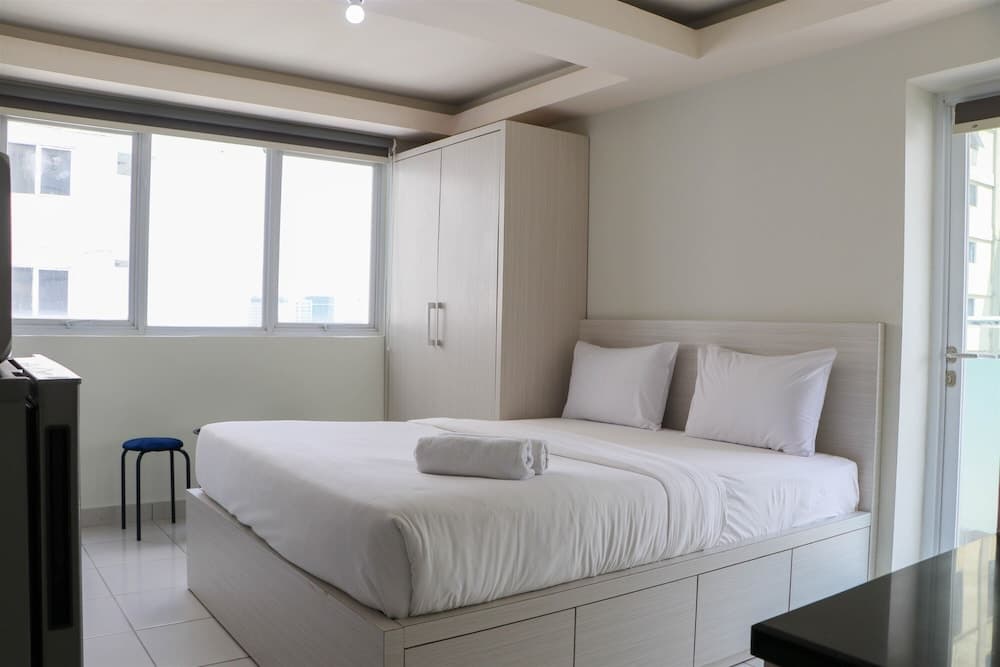Best Deal And Cozy Studio Amethyst Apartment