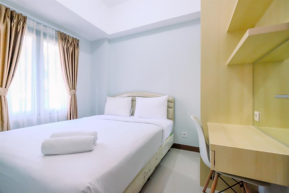 Best Deal And Homey 2Br Royal Heights Apartment