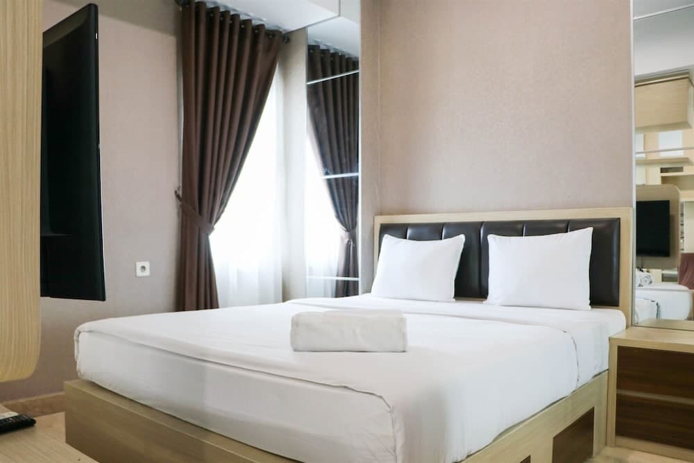 Modern Look Studio Apartment At Capitol Park Residence