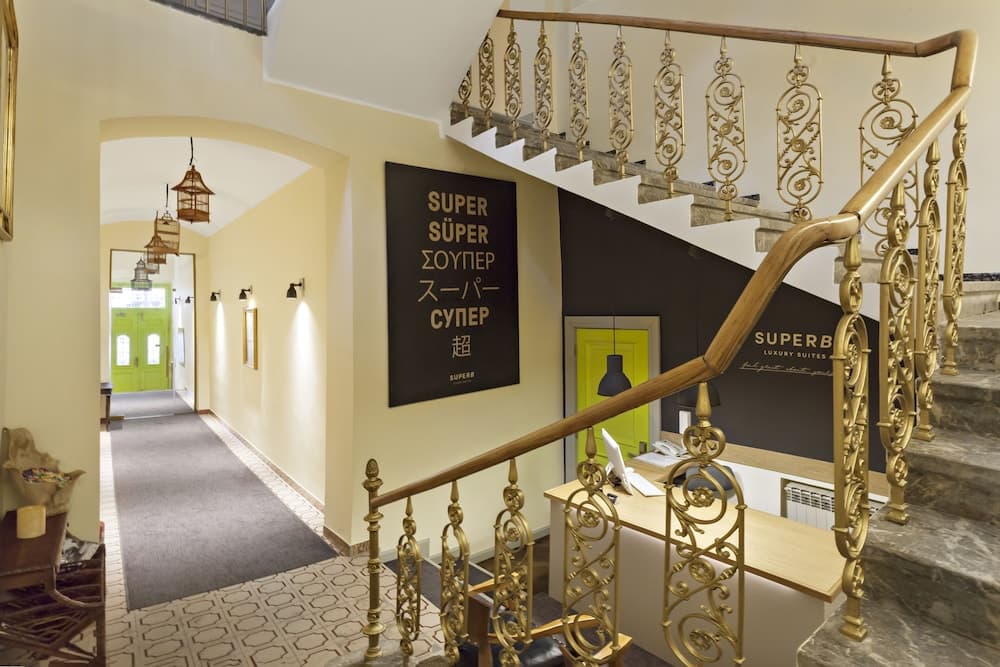 SuperB Luxury Suites