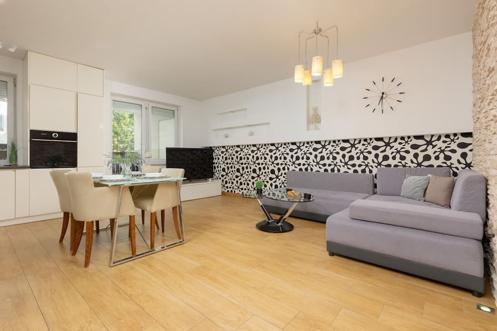 Spacious Targowek Apartment by Renters