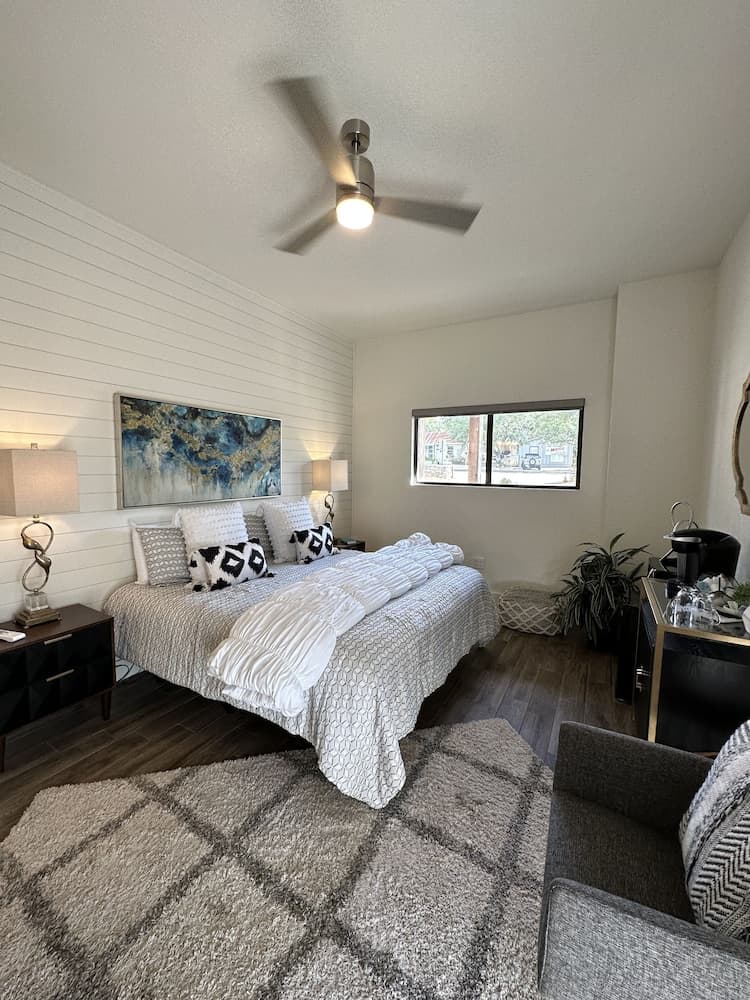 Eagles Landing Lodge Private Suites and Group Lodging