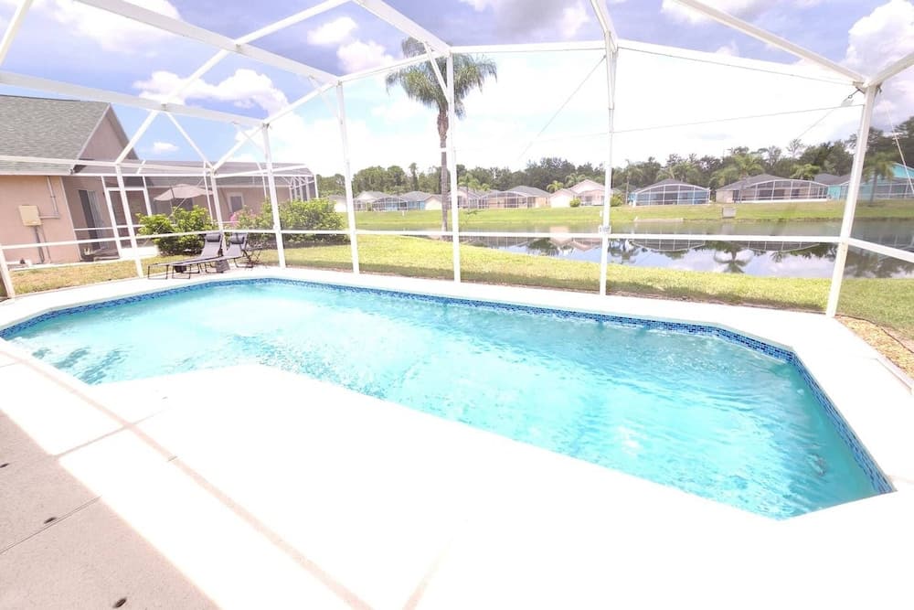 733 Reserve at Town Center