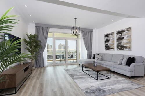 Luxe 1BR w Palm Skyline View Easy Mall Access