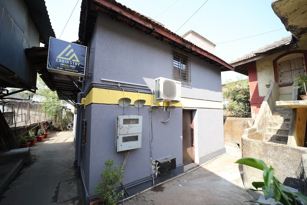 CABIN STAY -SOCIAL HUBZ