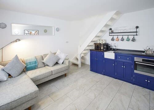 Host Stay Harbour Cottage