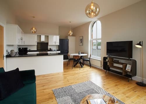 Host Stay Artsbank Apartment