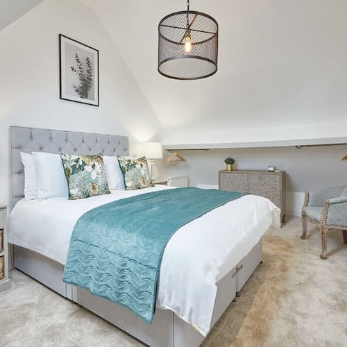 Host Stay Dunsley Chapel