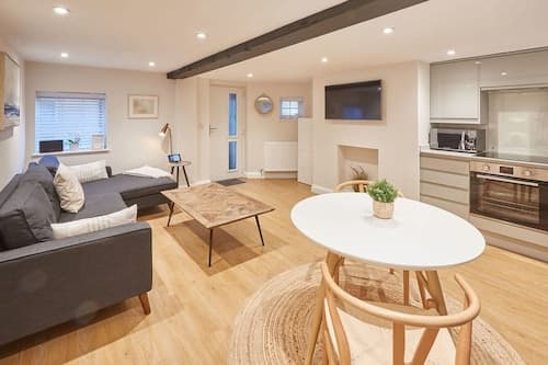 Host Stay Staffordshire Hideaway
