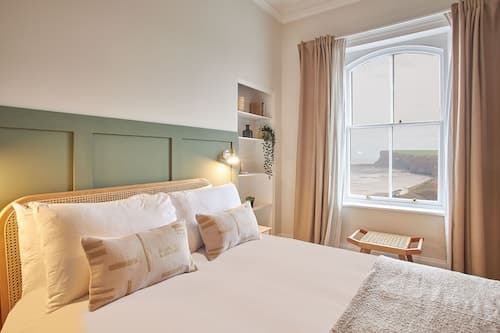 Host Stay Huntcliff View Apartment
