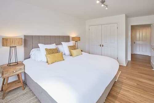 Host Stay Freshwater View