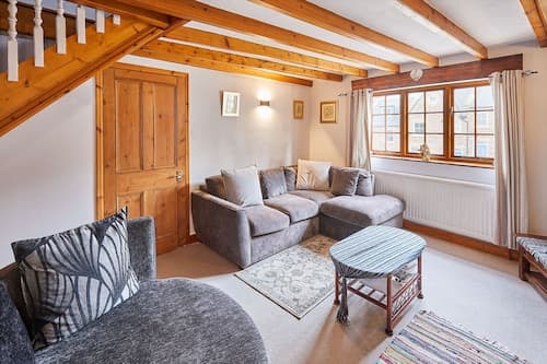 Host Stay Oldcorn Cottage