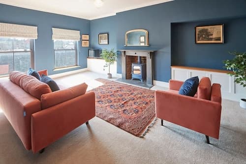 Host Stay Turnstone