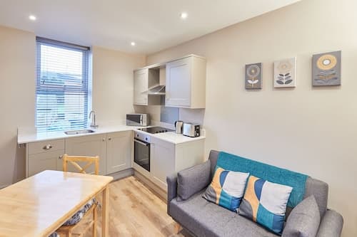 Host Stay Ramblers Retreat