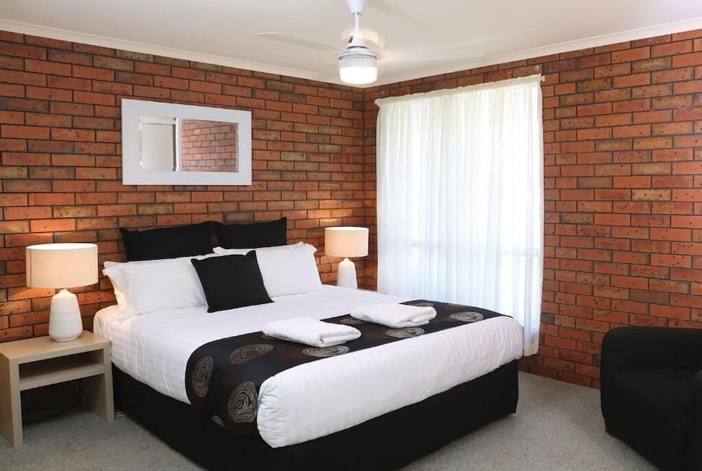 Jacaranda Motel & Holiday Units