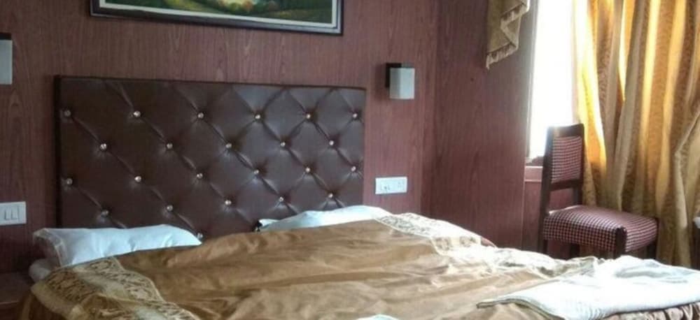 Goroomgo Khanday Guest House srinagar