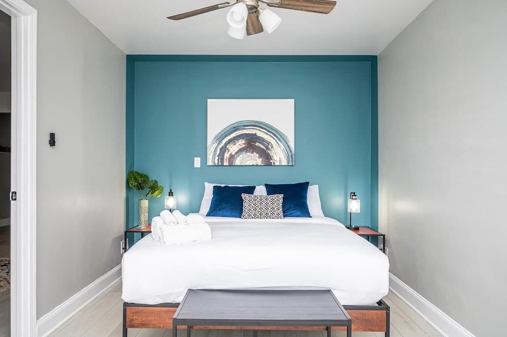 ATL downtown 2BR King Bed FREE parking