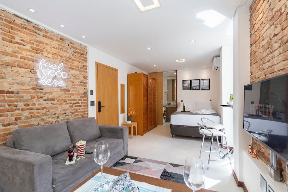 Estúdio Moderno com AC e Wi-fi