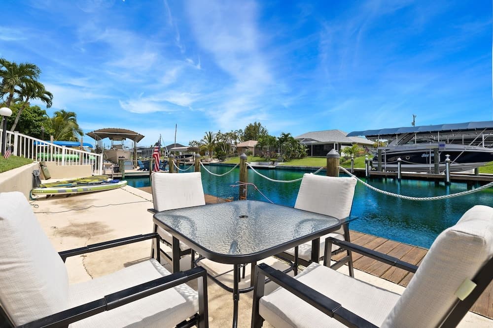 Açık havada yemek servisi