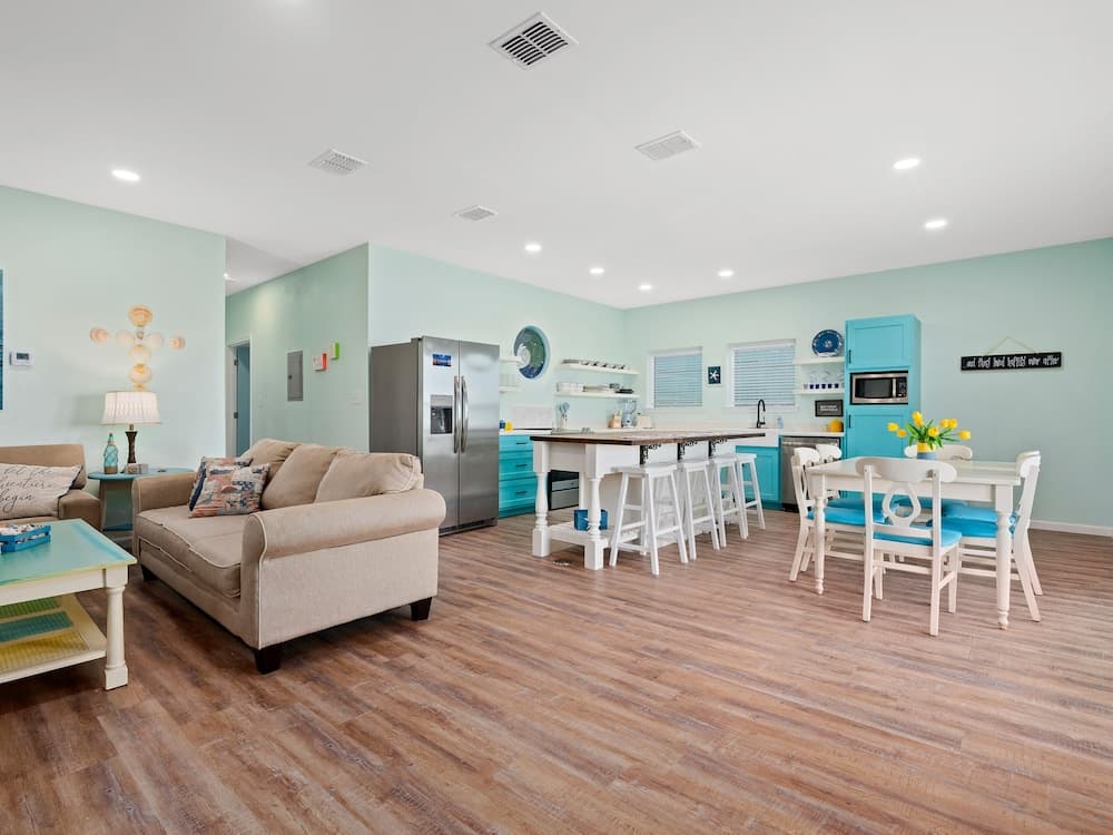 Summer's Little Bay Getaway