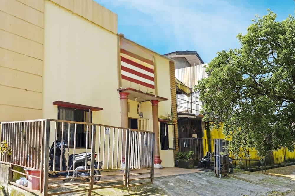 OYO 92946 Dekna Homestay Syariah