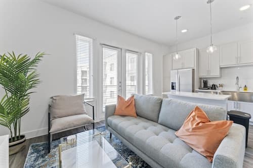 Central Hyde Park Studio Close to UT Moody Center