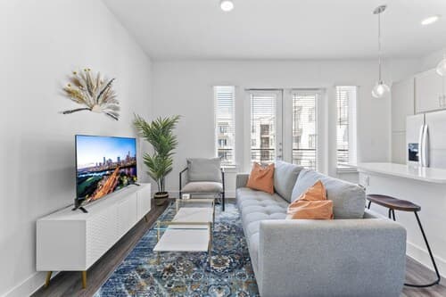 Central 2BR King Suite Close to UT Moody Center
