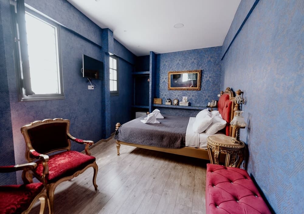 ROH Suites