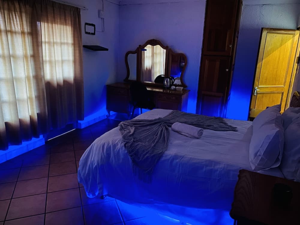 Full Moon Guest House