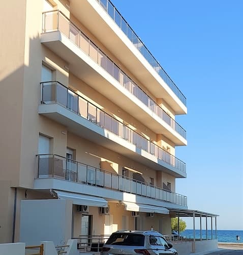 Navarino Luxe Suites with Sea View