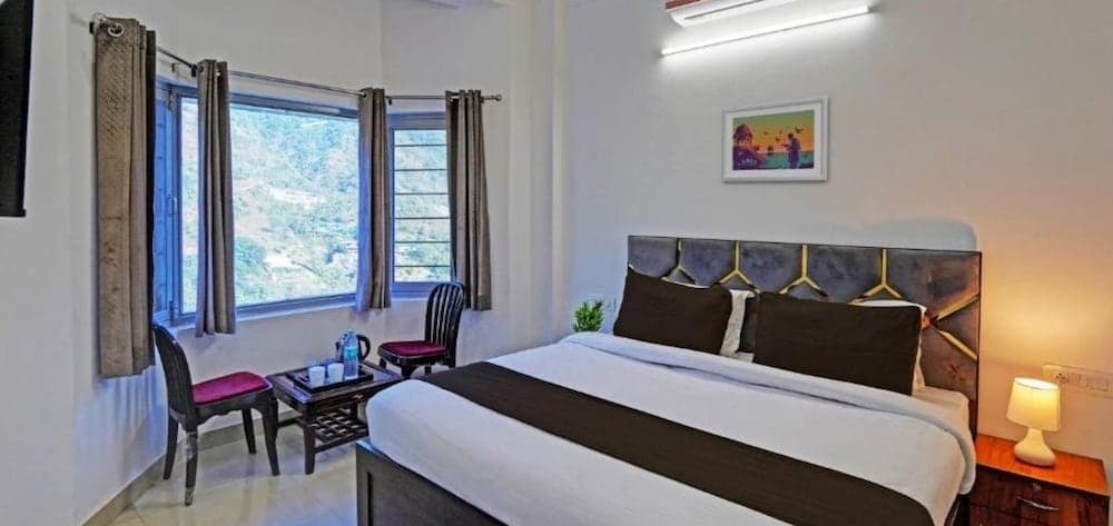 Goroomgo Komfy Stayz Dehradun