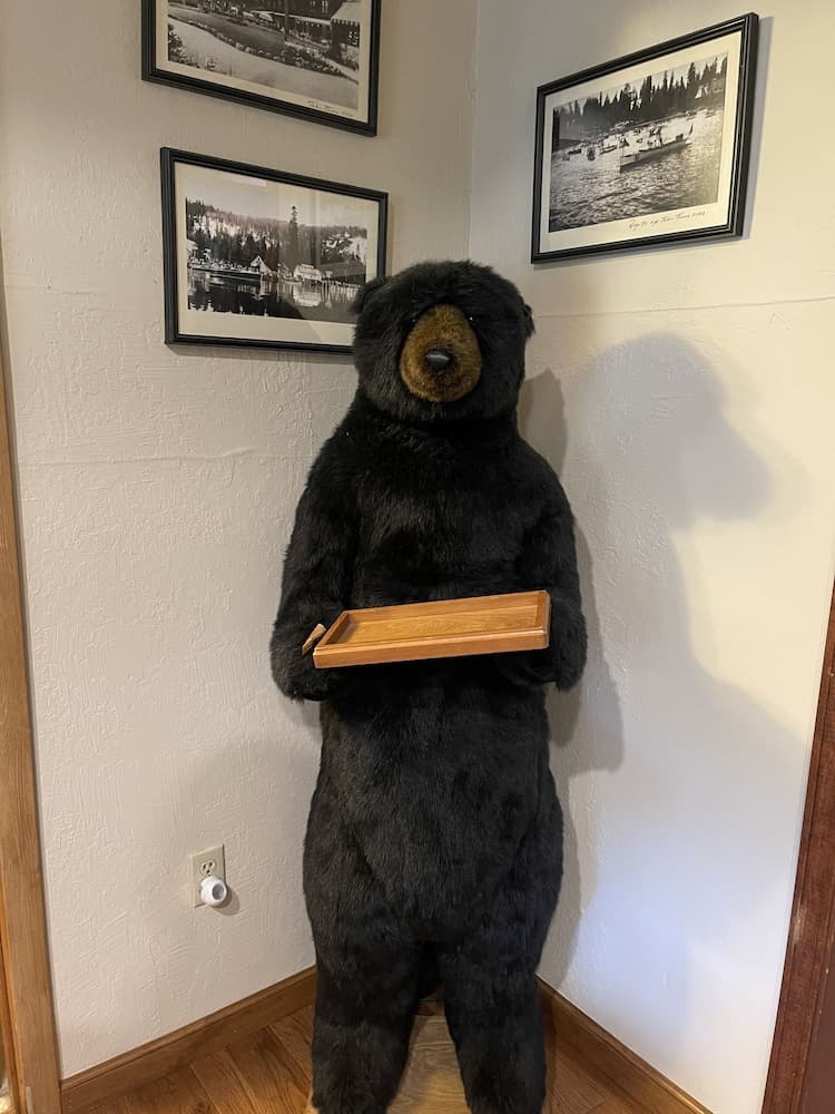 Tahoe City Cabin for 10 Walk to Beach by Sierra Getaways