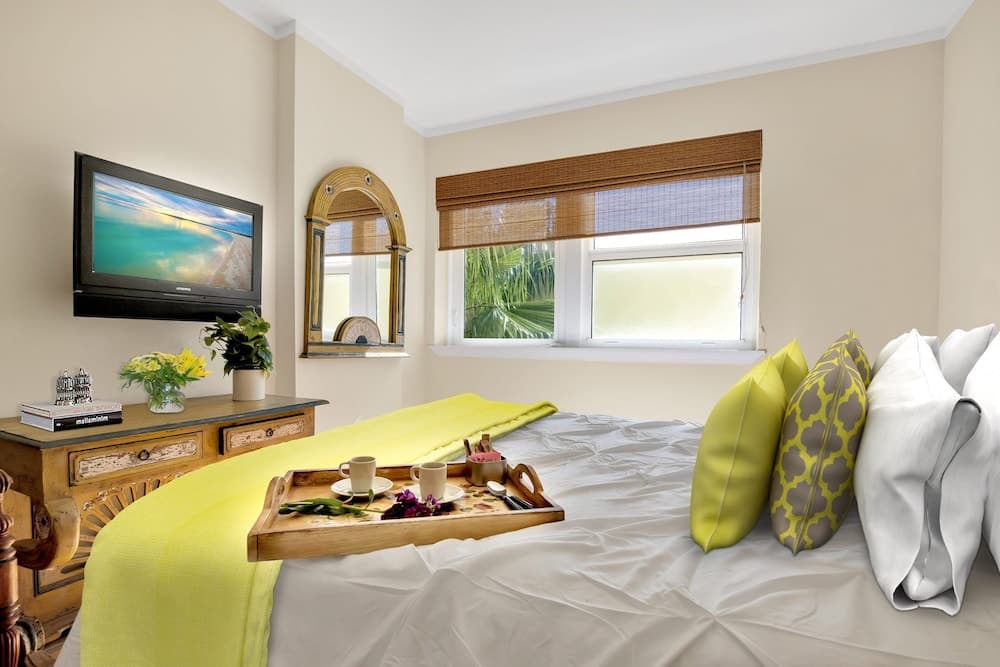 Amazing 3BR direct oceanfront PH by YouRent!