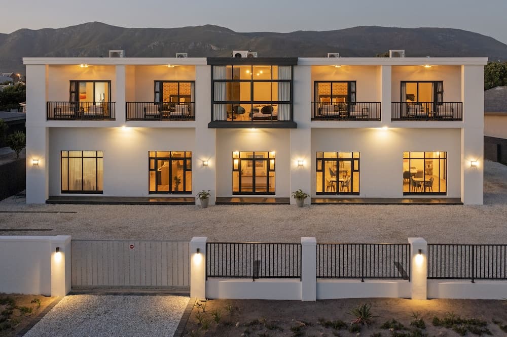 Glow Boutique Suites