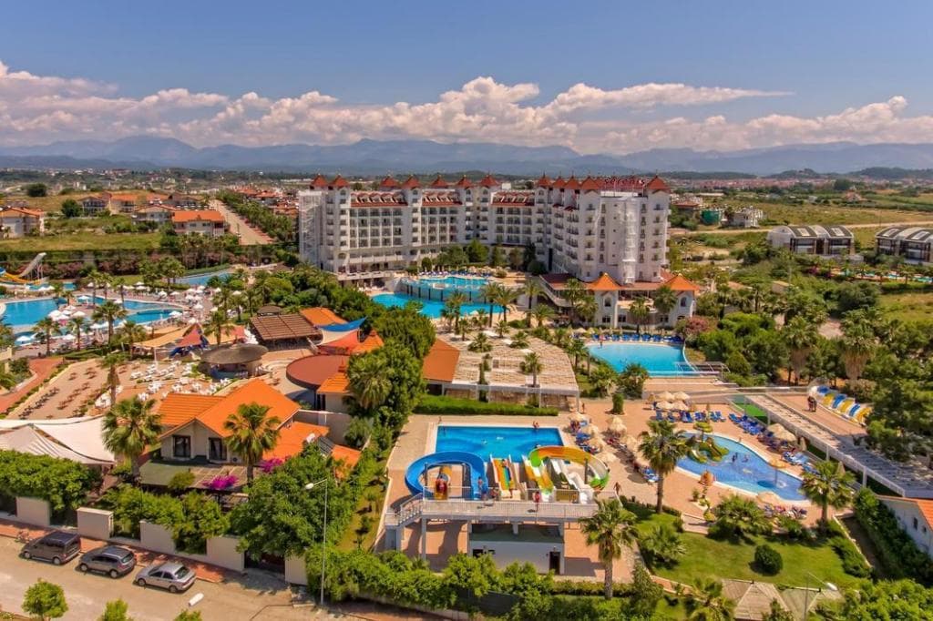Serenis Hotel