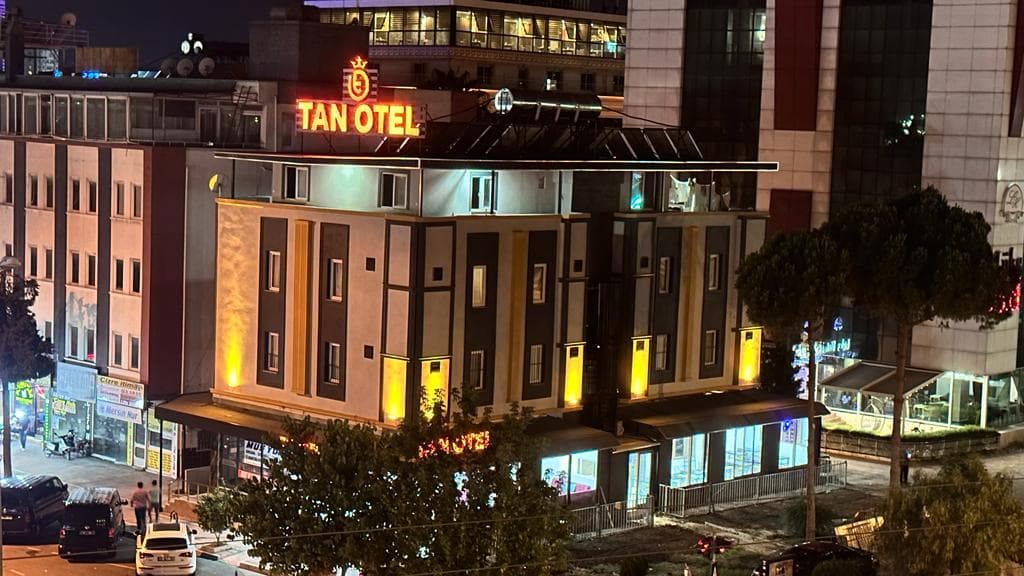 Tan Otel