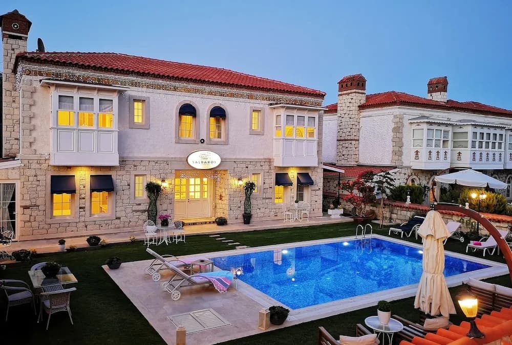 Salbakos Herakleia Hotel