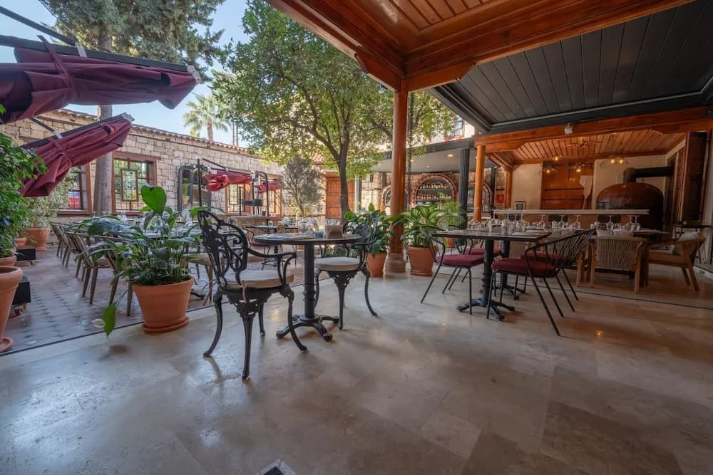 Belmondo Suites Old Town
