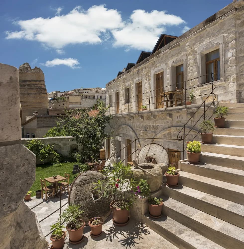 Aydınlı Cave House
