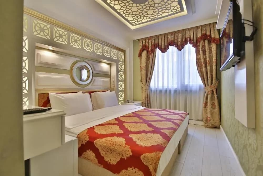 Queens Land Istanbul