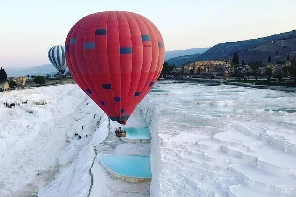 Konaklama yerinin ön cephesi