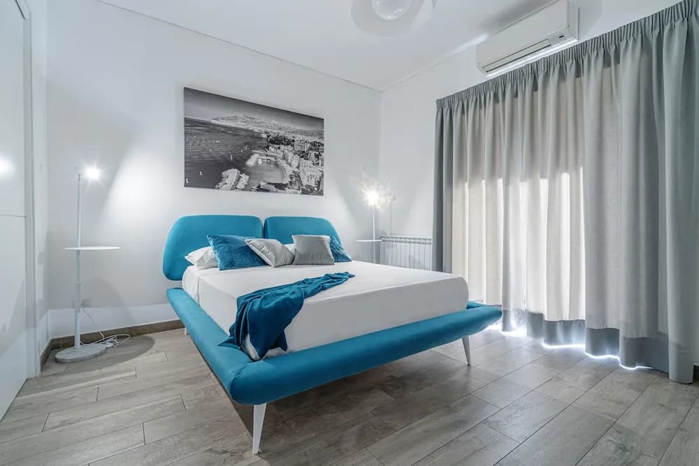 Modern Sorrento two bedroom Apartment with Terrace