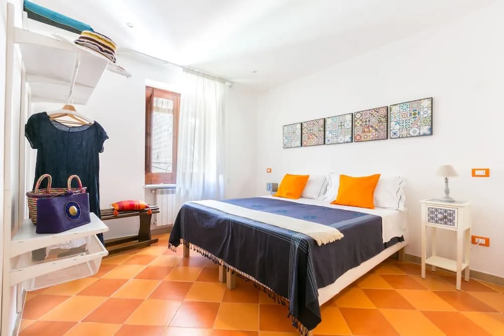 Lovely apt in Sorrento Old town Close to the Beach