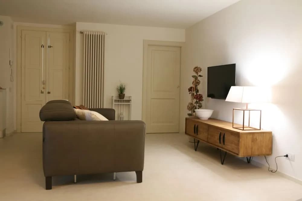 Le Tre Vie Apartment & Room