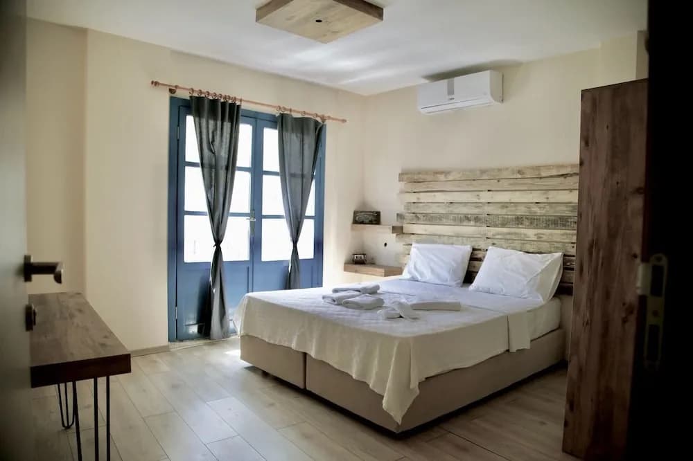 Avlulu Konak Alacati