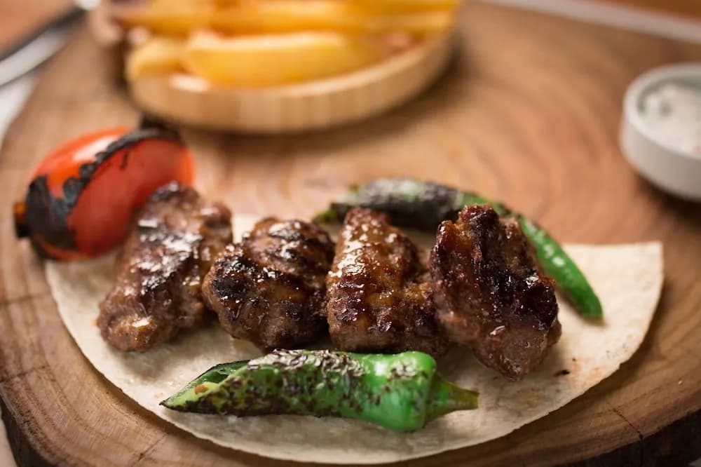 Yemek sevisi