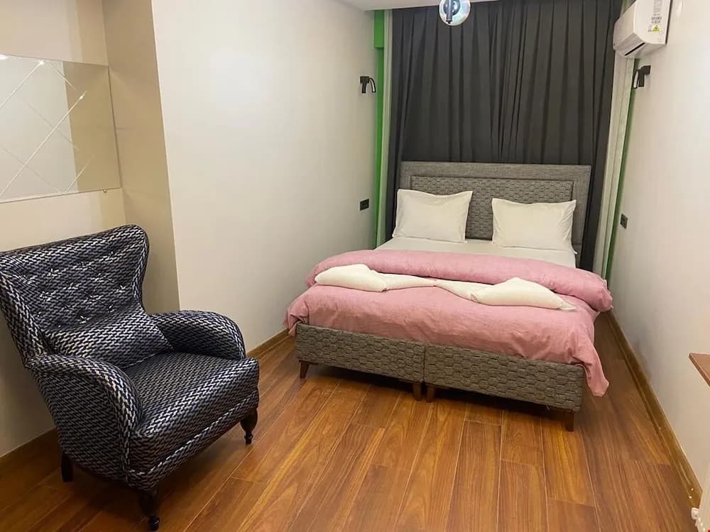 Renk Otel Karşıyaka