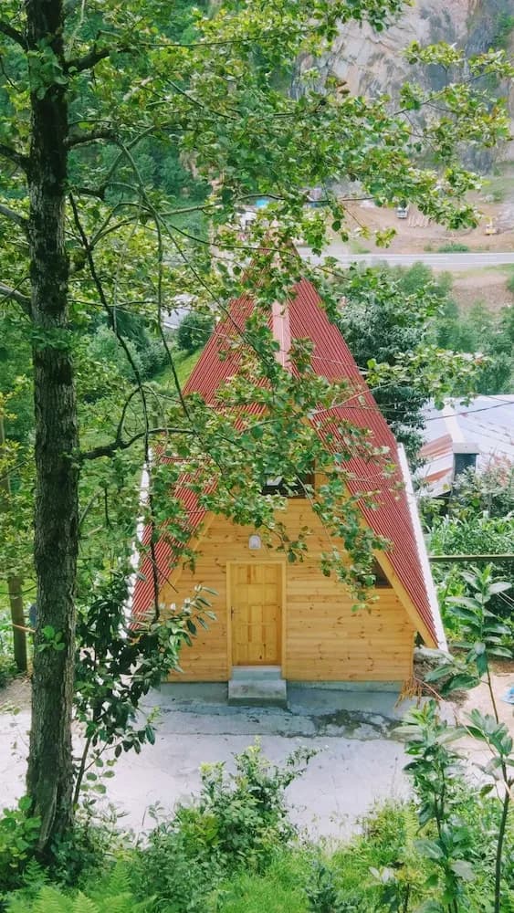 Konaklama yerinin ön cephesi
